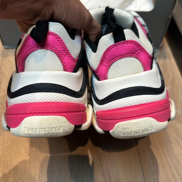 Balenciaga triple S low top chunky sneakers in exce condition worn once - Picture 4 of 14